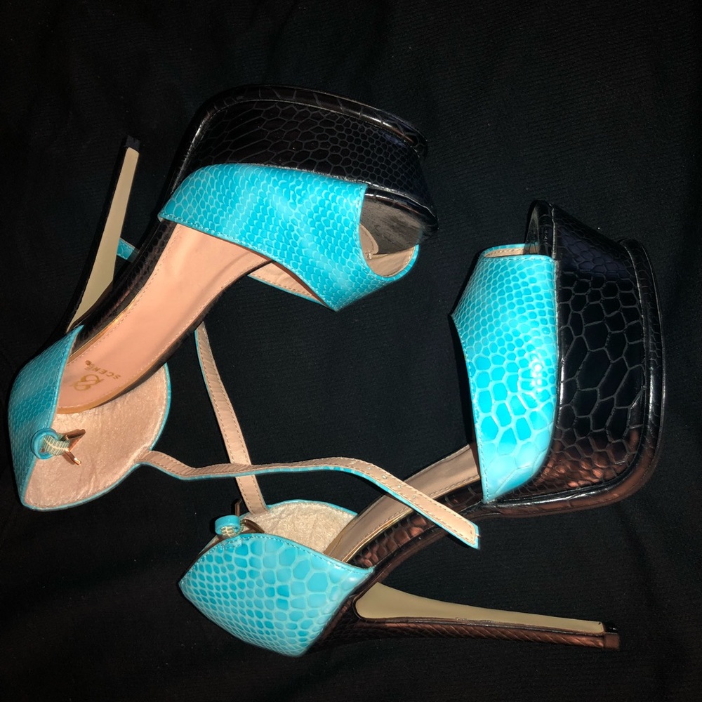 Turquoise snake heels